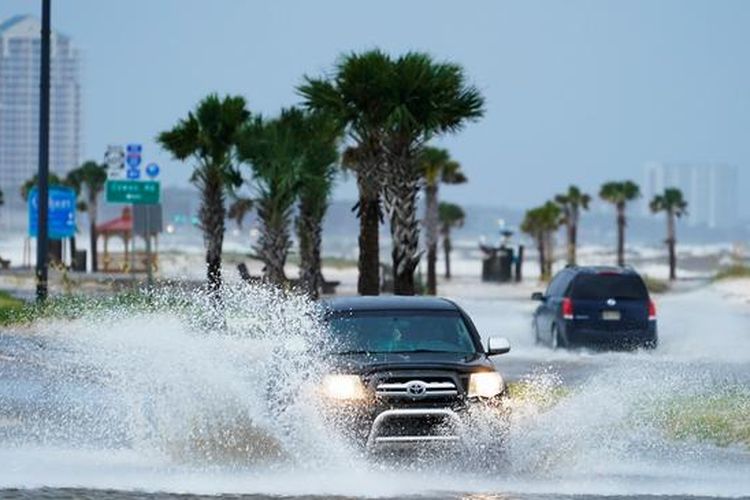 Badai Ida menyebabkan banjir besar di beberapa wilayah di negara bagian Louisiana.