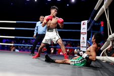 Kemenangan KO Sunan dan Lelang Foto Ellyas Pical Warnai Pattimura International Big Fight 2026