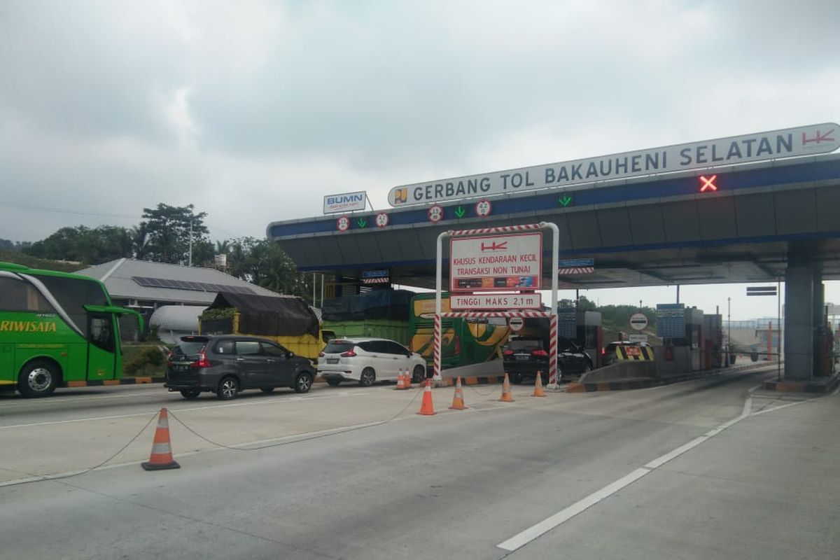 PT Hutama Karya (Persero) mencatat sebanyak 651.298 kendaraan melintasi Jalan Tol Trans Sumatra (JTTS) baik pada ruas yang sudah beroperasi penuh maupun ruas fungsional. 