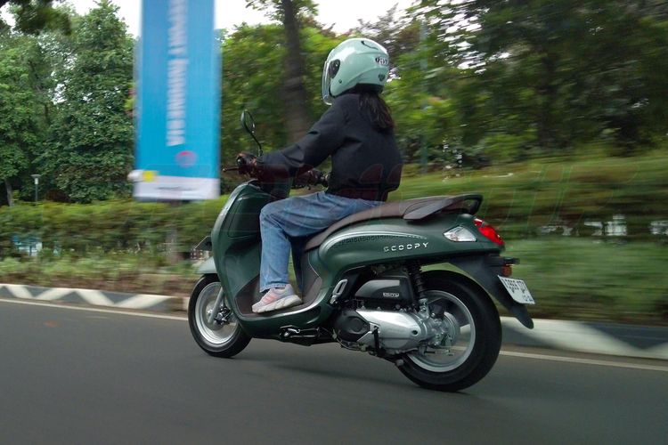 Test ride New Honda Scoopy