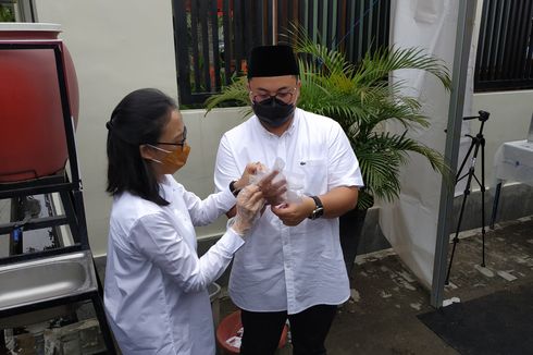 Diantar Pramono Anung ke TPS, Cabup Dhito: Kehadiran Bapak Merupakan Penyemangat