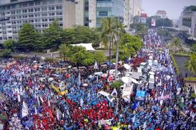 Aksi buruh di May Day (Hari Buruh) 2014 direkam dari udara menggunakan drone.