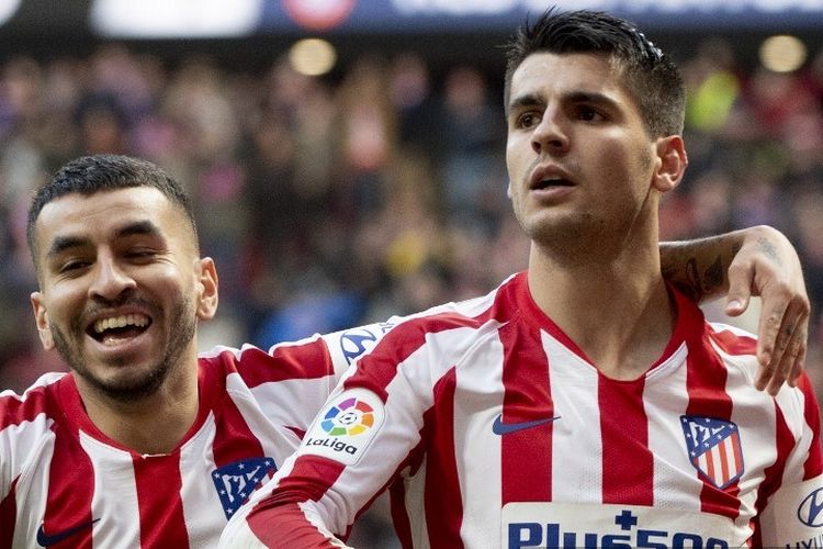 Alvaro Morata (kanan) merayakan gol bersama Angel Correa (kiri) pada laga Atletico Madrid Vs Espanyol dalam lanjutan pekan ke-13 Liga Spanyol di Stadion Wanda Metropolitano, Minggu 10 November 2019.