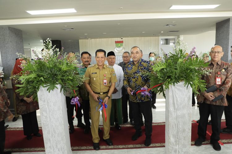 Bupati Ahmed Zaki Iskandar dalam acara peresmian RSUD Tigaraksa Kabupaten Tangerang.