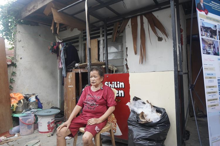 Atap Bocor dan Lantai Rusak, Bedah Rumah Warga Cengkareng Rampung Sebelum Natal