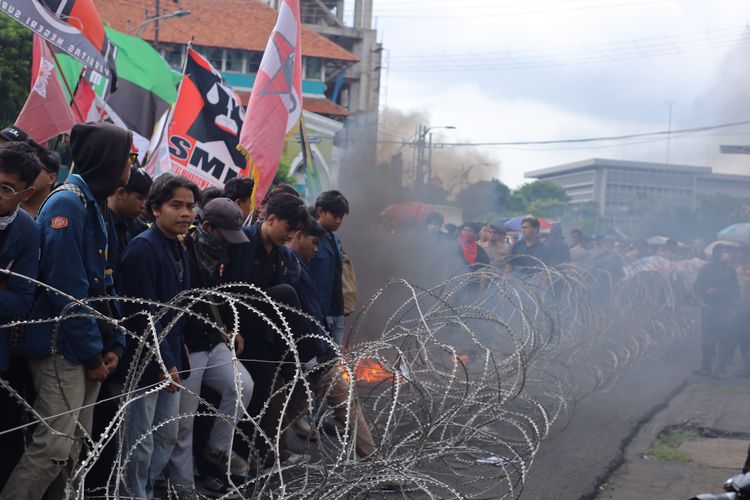 Tuntutan Mahasiswa di Balik Aksi Demonstrasi Jatim Menggugat