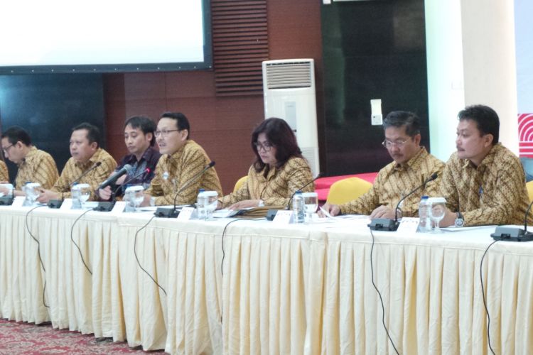 Direksi Badan Penyelenggara Jaminan Sosial (BPJS) Kesehatan saat menggelar konferensi pers di kantor BPJS Kesehatan, Cempaka Putih, Jakarta Pusat, Selasa (15/8/2017).