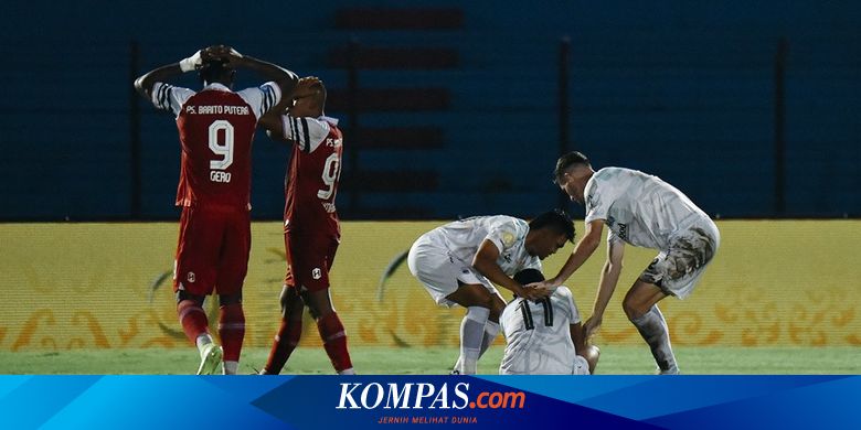 Pelatih Persib Sebut Dua Faktor Sebab Cedera Horor Dedi Kusnandar - Kompas | Arenanews-1