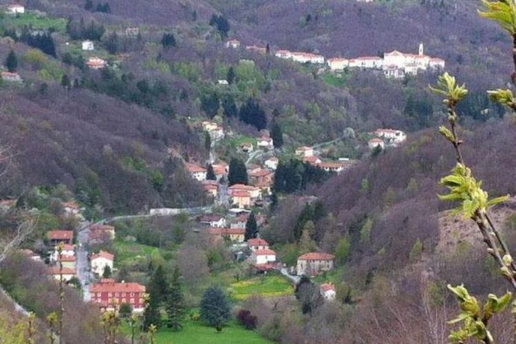 Pemandangan kota Bormida, Italia.