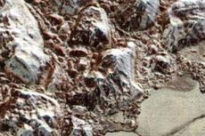 Ini Foto Permukaan Pluto dari Jarak Terdekat