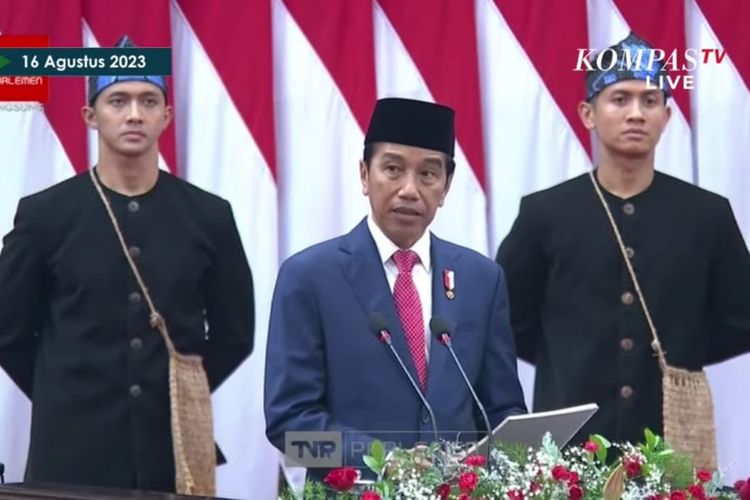 Jokowi umumkan gaji PNS naik