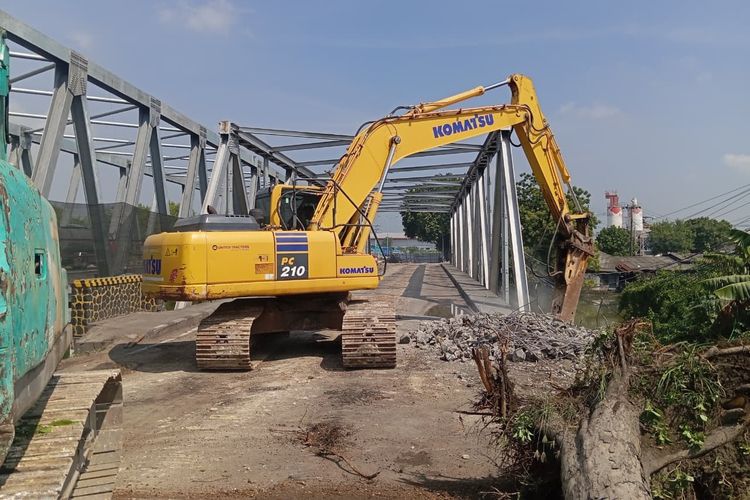 Jembatan Manyar Lama Gresik Diganti, Agustus Beres