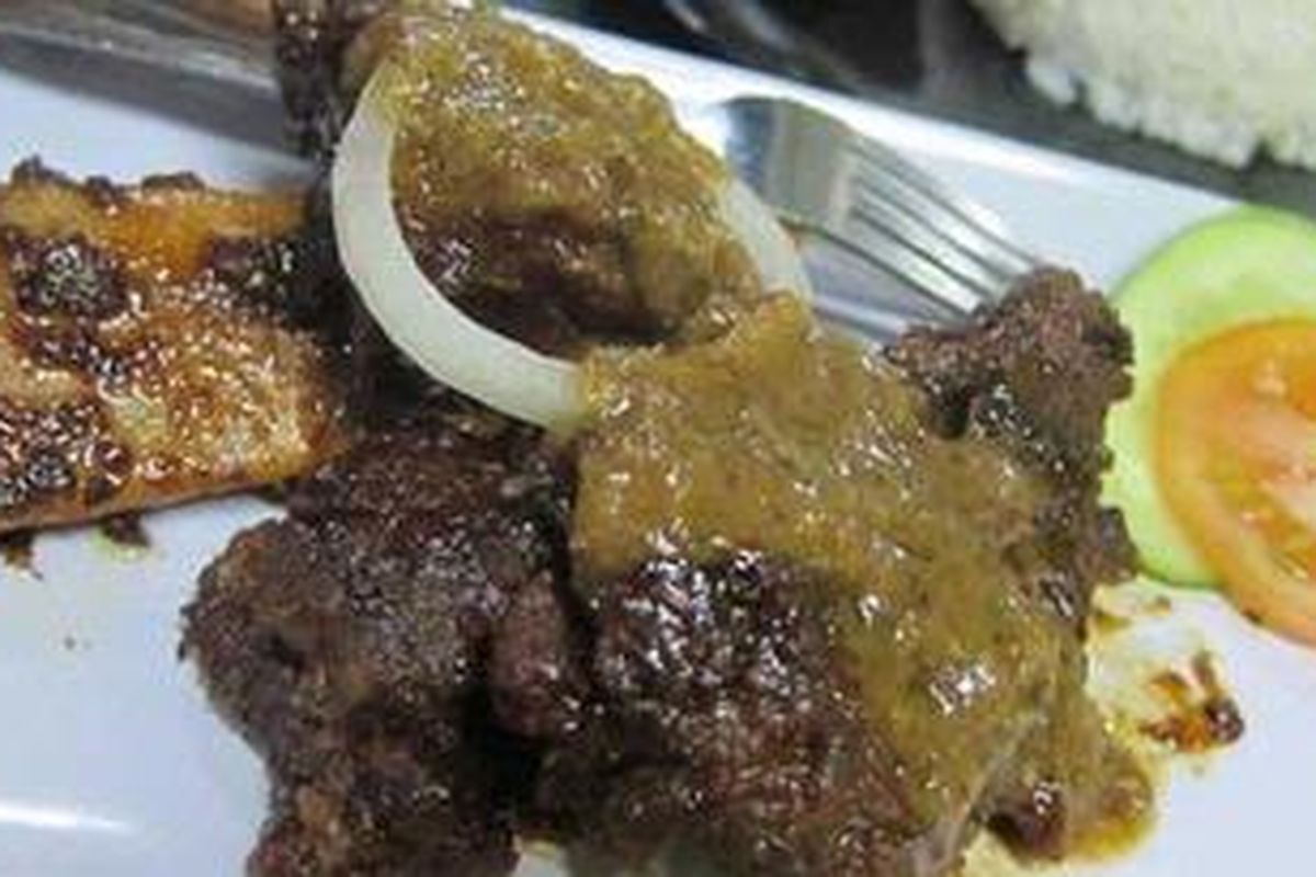 Iga Bakar Maknyusss di Purwokerto. 