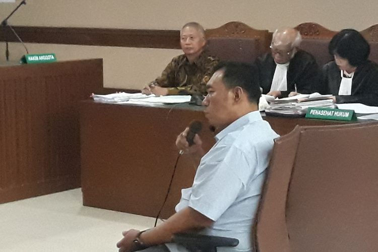 Komisaris PT Adhiguna Keruktama Adi Putra Kurniawan di Pengadilan Tipikor Jakarta, Rabu (21/3/2018).