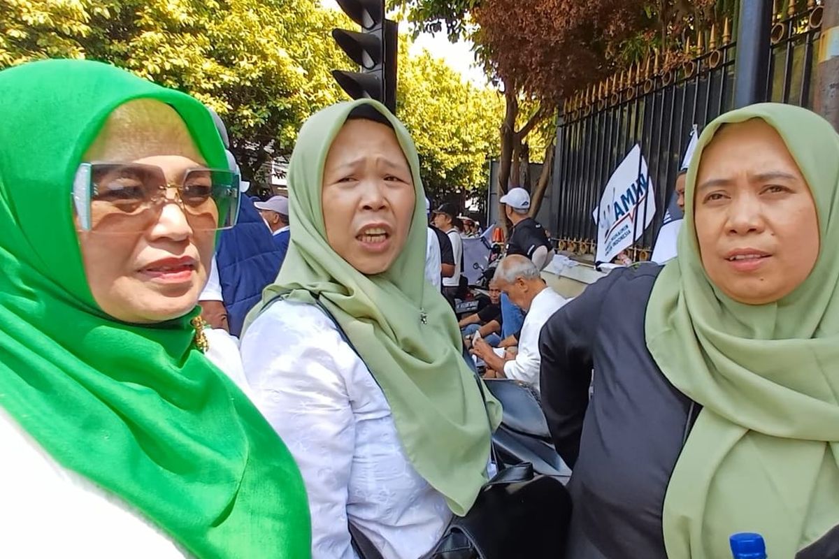 Emak-emak rela datang dari Garut, Jawa Barat, demi mendukung Anies Baswedan dan Muhaimin Iskandar menjadi capres dan cawapres 2024.