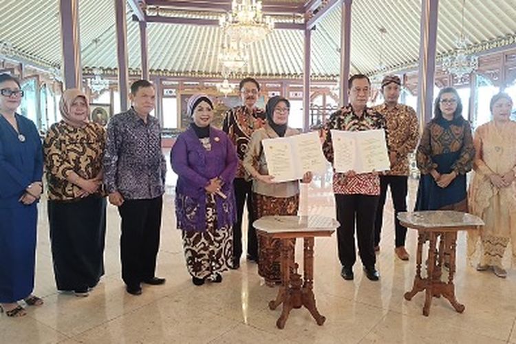 Penandatanganan MoU IP Trisakti dan MAKN Solo dilakukan di Keraton Kasunanan Surakarta, Solo, Jawa Tengah (29/7/2023).