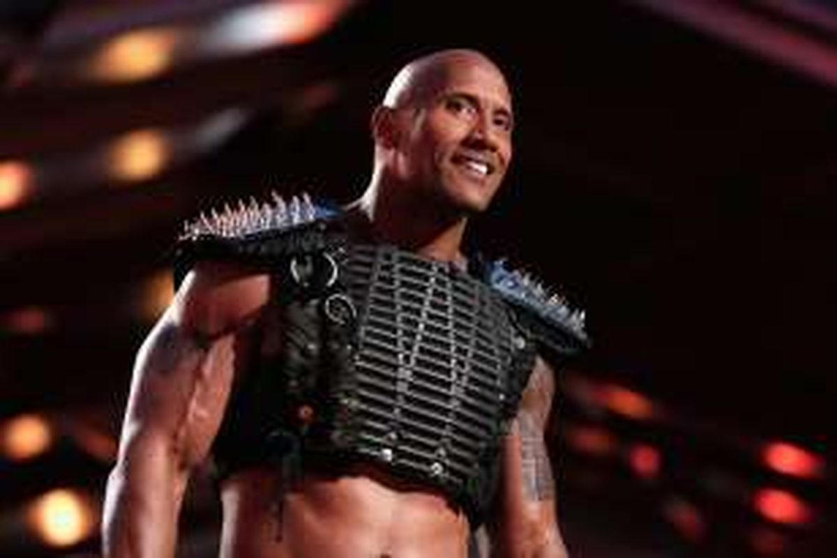 Aktor Dwayne Johnson , atau yang lebih dikenal dengan sebutan The Rock, menjadi pembawa acara MTV Movie Awards 2016 yang digelar di Warner Bros Studios, Burbank, California, Sabtu (9/4/2016).
