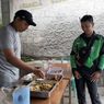 Warga Pamulang Dirikan Dapur Umum, Bagikan Makanan ke Ojol dan Tukang Becak