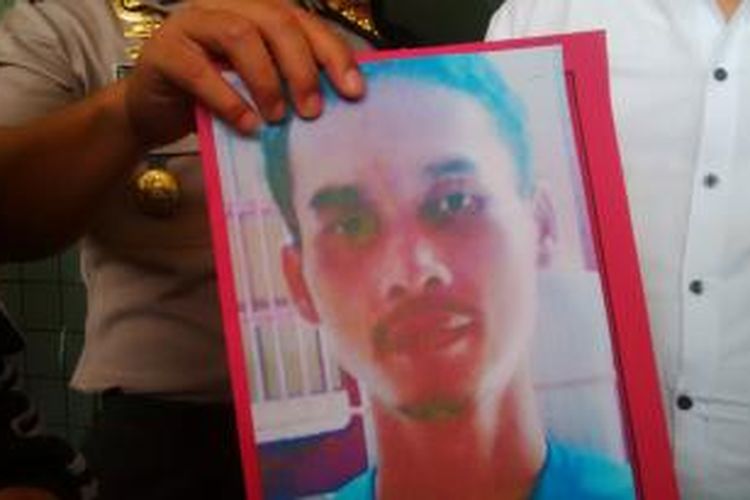 Wajah pelaku (eksekutor) penembak Briptu Anumerta Nurul Afandi yang kini masuk dalam daftar pencarian orang. Pelaku yakni, Muhammad Sugandi alias Mukhlis (28) warga asal Lampung Timur