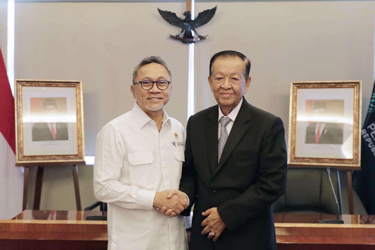 Menteri Perdagangan (Mendag) Zulkifli Hasan (Zulhas) menerima kunjungan Ketua Parlemen Thailand Wan Muhammad Noor Matha, di Kantor Kementerian Perdagangan (Kemedag), Jakarta, Kamis (10/8/2023).