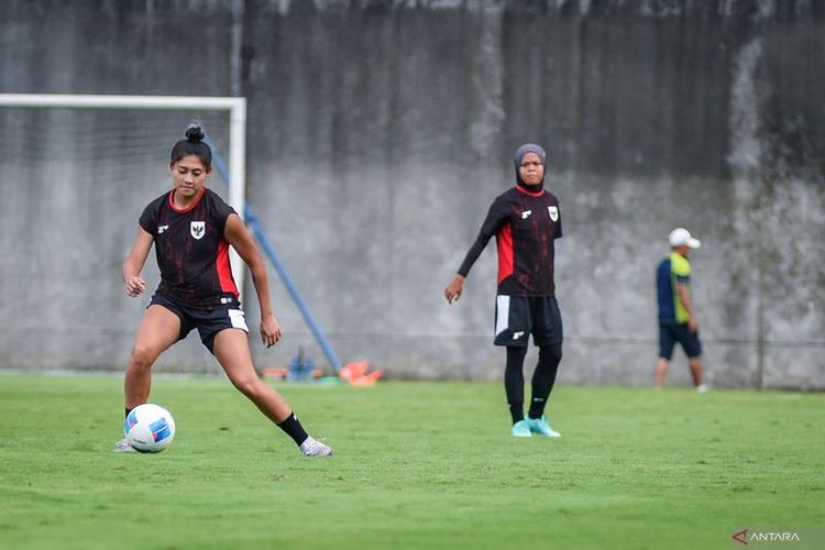 Zahra Muzdalifah Bidik Medali SEA Games setelah Timnas Putri Lolos ke Semifinal