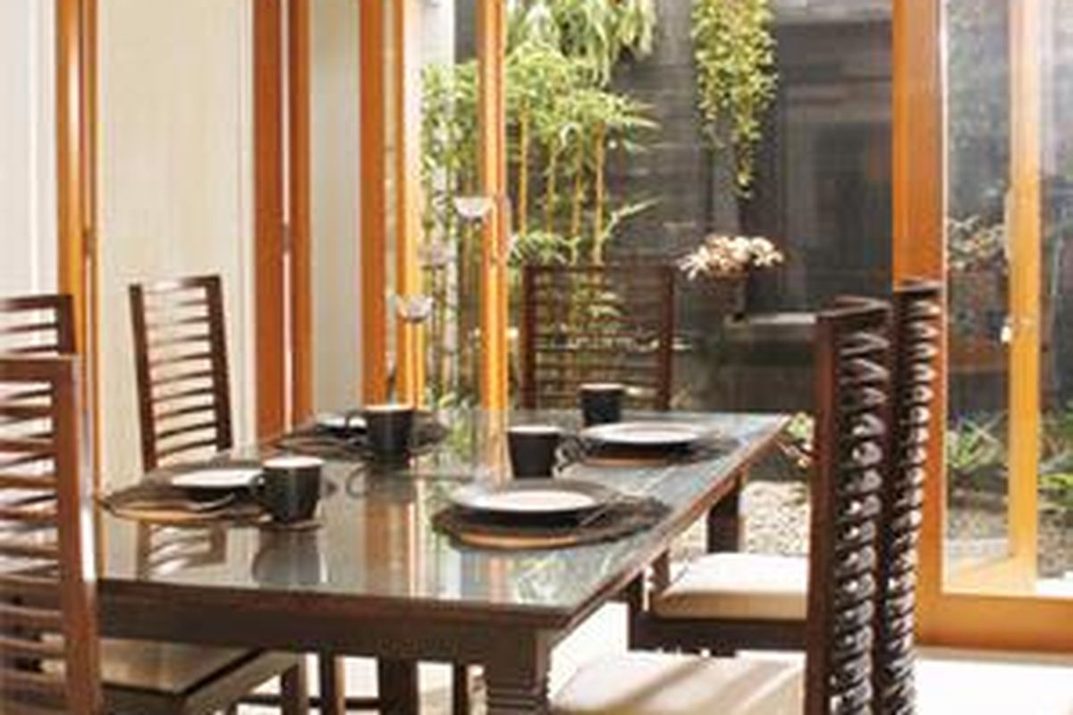 Menyatu dengan taman kolam.