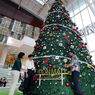Pohon Natal Tertinggi di Bogor Hiasi Aeon Mall Sentul City