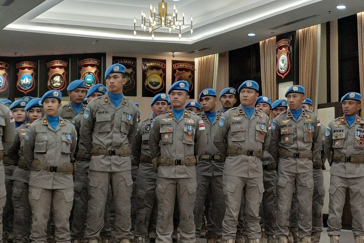 Prabowo Beri Tanda Kehormatan ke Pasukan Perdamaian Polri untuk Afrika Tengah