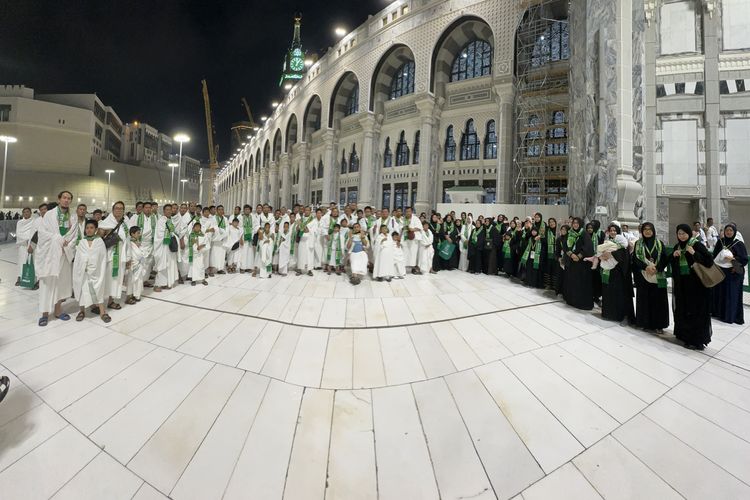 Batik Umrah Travel melaksanakan ibadah haji.