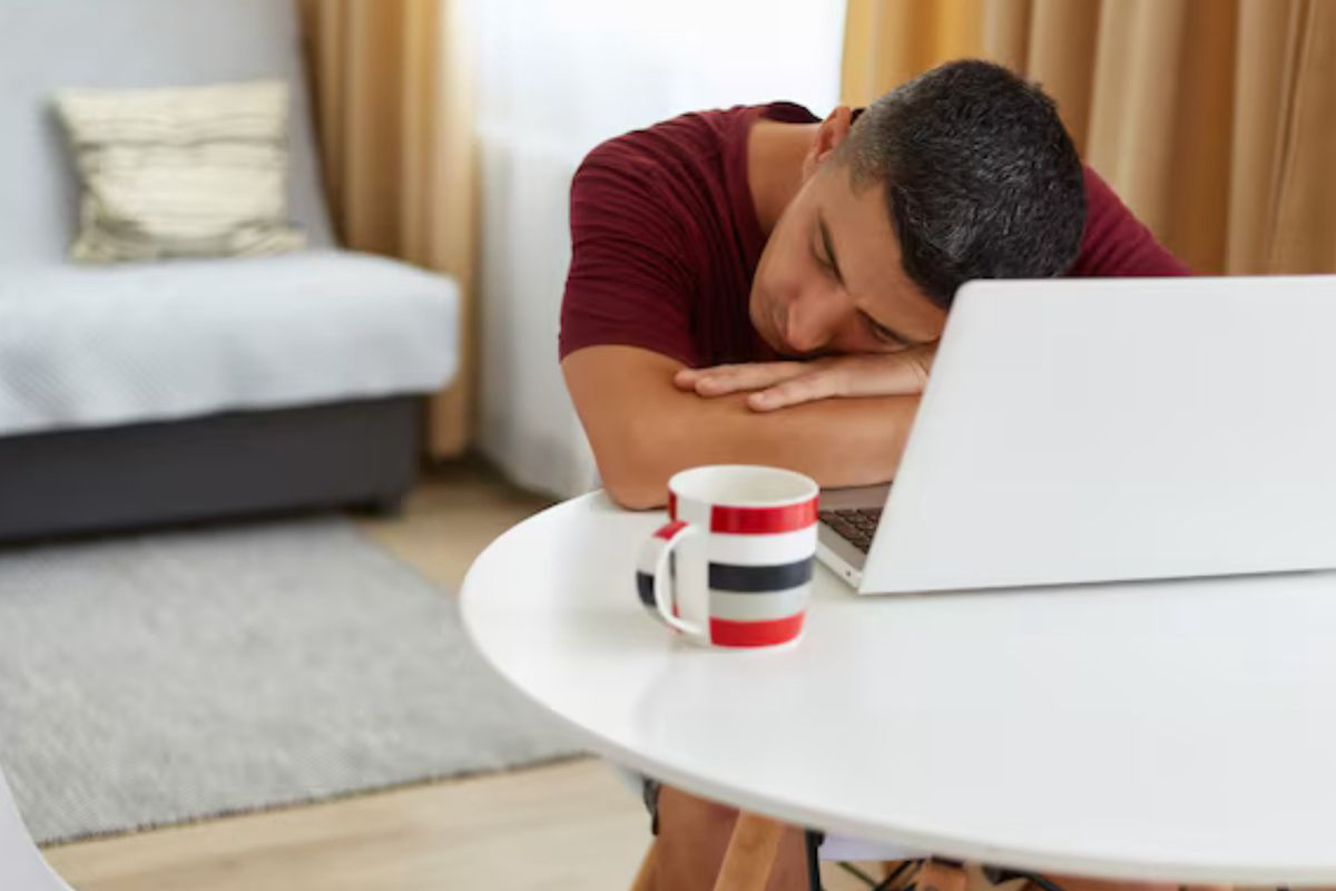 Pisces kerap dicap sebagai zodiak paling malas. Benarkah begitu? Simak alasan di balik stereotip ini.