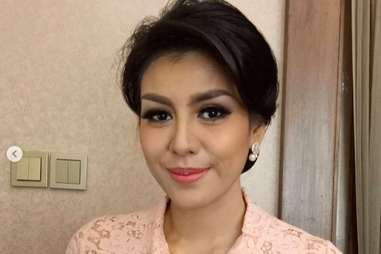 Profil Winny Charita, mantan pembawa acara yang kini menjadi istri Komjen Pol Agus Budi Maryoto