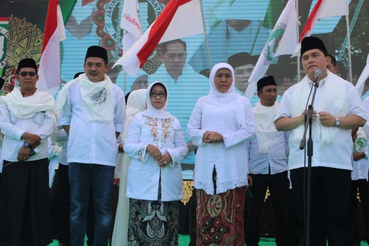 Ketua Tim Kampanye Nasional (TKN) Jokowi - Maruf Amin, Erick Thohir, menghadiri acara pengukuhan pengurus Jaringan Kiai dan Santri Nasional (JKSN) Kabupaten Jombang, Sabtu (2/2/2019). Dalam acara tersebut juga dilaksanakan deklarasi jaringan kiai dan santri untuk memenangkan pasangan Jokowi - Maruf Amin dalam Pilpres 2019.