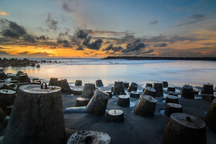 Pantai Glagah di Kulonprogo, salah satu tempat melihat sunset di Yogyakarta.