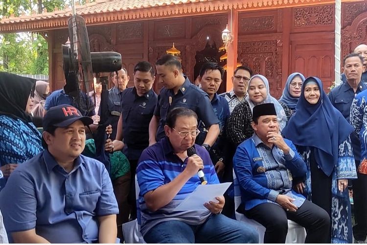 Presiden ke-6 RI, Susilo Bambang Yudhoyono, saat menyanyikan lagu milik grup musik Kotak, Selasa (21/11/2023).