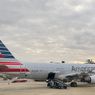 Penumpang American Airlines Memaksa Masuk Kokpit lalu Merusaknya