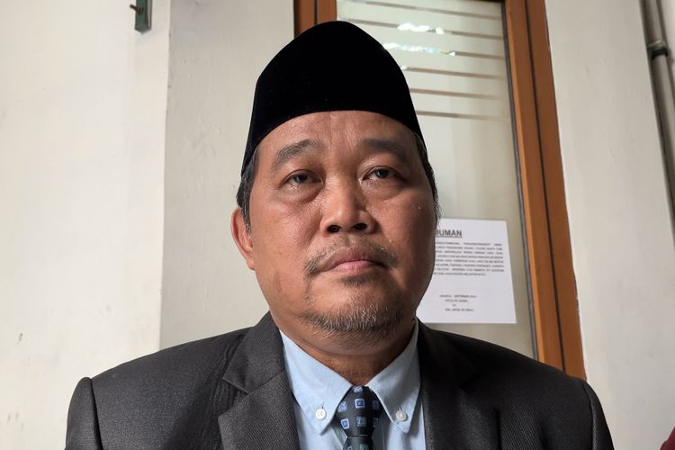 Koordinator Masyarakat Anti-Korupsi Indonesia (MAKI) Boyamin Saiman saat ditemui di Pengadilan Negeri (PN) Jakarta Selatan, Rabu (24/5/2023).