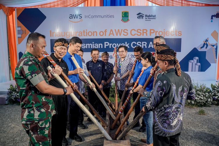 Habitat for Humanity Indonesia dan Amazon Web Services (AWS) menggelar inagurasi program CSR 2023 di Karawang (16/6/2023).