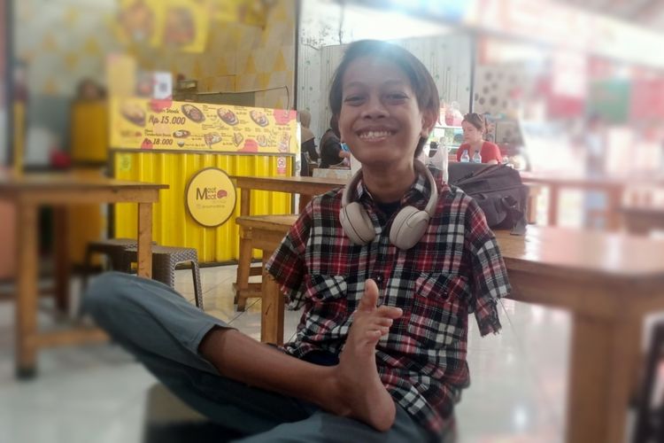 Elo Kusuma Alfred Mandeville (24) saat ditemui Kompas.com pada Rabu (24/1/2024). 