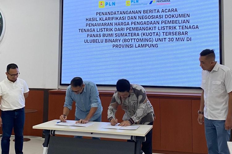 Penandatanganan kesepakatan tarif listrik untuk proyek Pembangkit Listrik Tenaga Panas Bumi (PLTP) Ulubelu Bottoming Unit berkapasitas 30 megawatt (MW) di Tomohon, Senin (22/12/2025)
