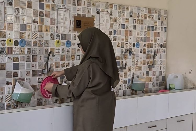 Belajar dari Pesantren Hijau di Bandung: Kelola Sampah, Hemat Energi, hingga Pasang Panel Surya