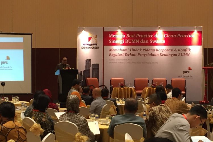 Suasana Seminar yang diselenggarakan Kamar Dagang dan Industri (Kadin), dengan tema mengenai sinergi BUMN dan swasta serta pemahaman aturan tindak pidana korporasi di Hotel Borobudur, Jakarta Pusat, Kamis (16/11/2017).