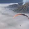 Oknum Wisatawan Terbang Paralayang di Bromo, Ini Respons TNBTS