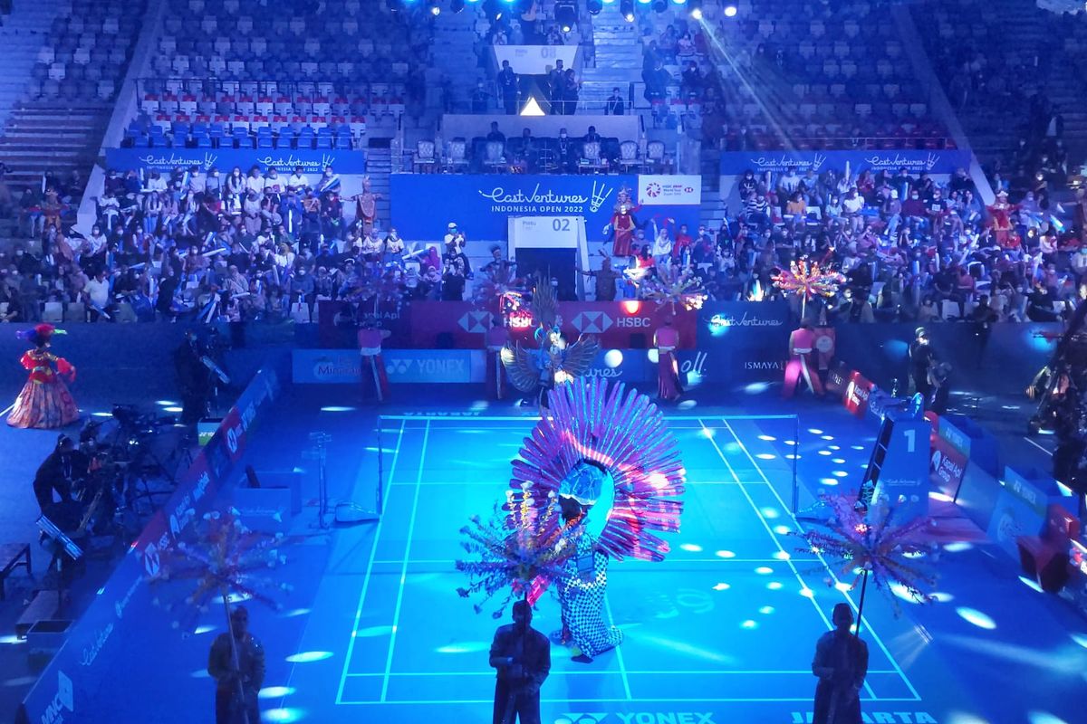 Kirab budaya yang digelar menjelang final Indonesia Open 2022 di Istora Senayan, Jakarta, pada 19 Juni 2022.
