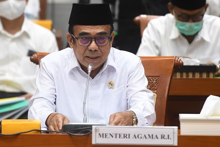 Menteri Agama Fachrul Razi mengikuti rapat kerja dengan Komisi VIII DPR di Kompleks Parlemen, Senayan, Jakarta, Selasa (7/7/2020). Rapat itu membahas mekanisme pembatalan keberangkatan jemaah haji dan evaluasi kinerja dan anggaran program penanggulangan COVID-19 di madrasah dan pesantren. ANTARA FOTO/Akbar Nugroho Gumay/foc.