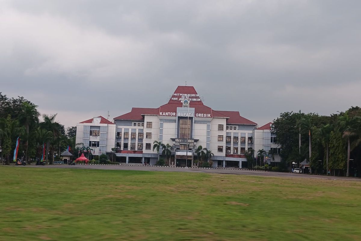 Kantor Pemkab Gresik, Jawa Timur.