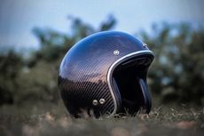 Pilihan Baru Helm dari Bahan Serat Karbon