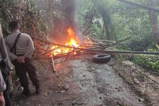 Penutupan Tambang Ilegal Diwarnai Penolakan, Warga Blokir Akses Masuk dengan Bakar Bambu