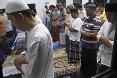 MUI: Shalat Berjemaah Kembali ke Aturan Semula, Saf Dirapatkan