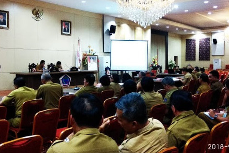 Pemerintah Provinsi Sulawesi Utara melaksanakan Sosialisasi tentang Pedoman Pengendalian Gratifikasi di lingkungan Pemerintah Provinsi Sulawesi Utara, tepatnya di Ruang C.J. Rantung, Senin (3/9/18) sore.