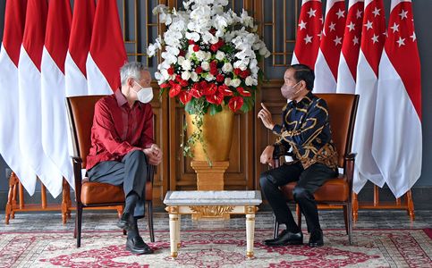 Indonesia, Singapore Sign Key Defense, Extradition Treaties